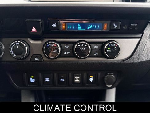 Used 2017 Toyota Tacoma TRD Off-Road image 20