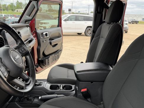Used 2021 Jeep Gladiator Sport AWD/4WD image 15