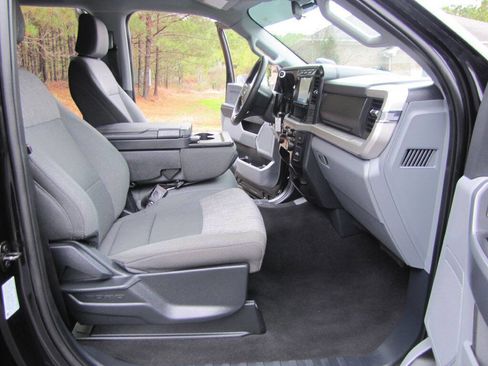 Used 2024 Ford F250 XLT image 21