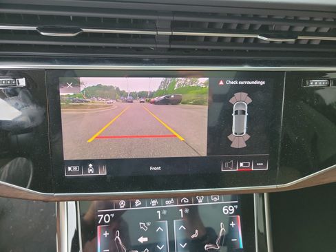 Used 2019 Audi Q8 Prestige w/ Luxury Package AWD/4WD image 15