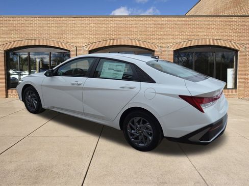 New 2026 Hyundai Elantra Blue image 6