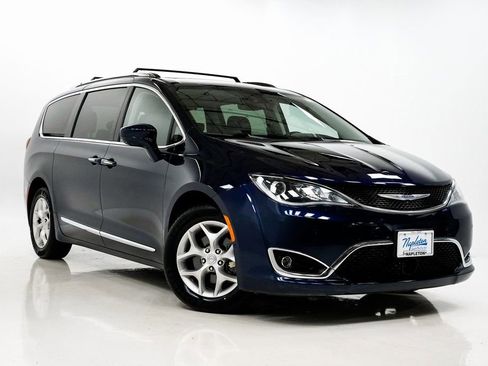 Used 2019 Chrysler Pacifica Touring-L Plus w/ Advanced Safetytec Group image 6