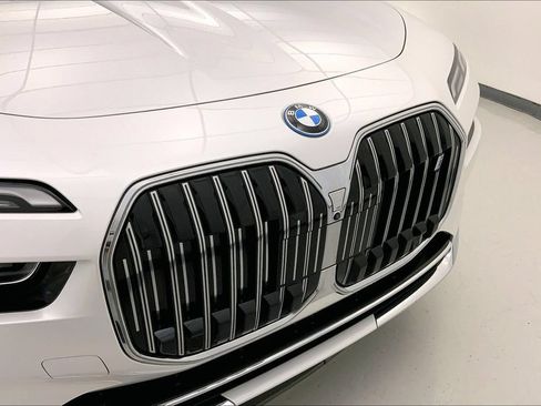 Certified 2023 BMW i7 xDrive60 AWD/4WD image 29
