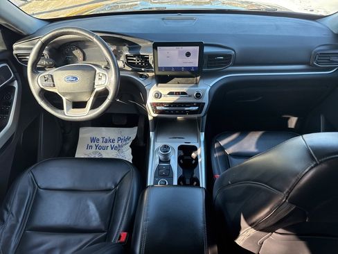 Used 2021 Ford Explorer XLT w/ Equipment Group 202A image 25