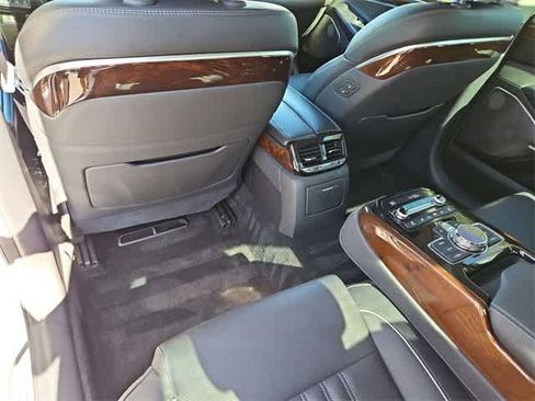 Used 2019 Genesis G90 3.3T Premium image 18