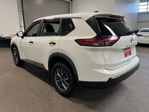 Used 2024 Nissan Rogue S FWD image 5