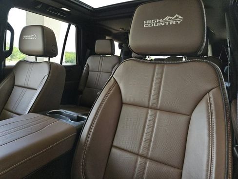 Used 2025 Chevrolet Tahoe High Country AWD/4WD image 26