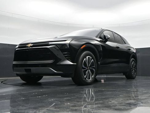 Used 2024 Chevrolet Blazer EV LT AWD/4WD image 43