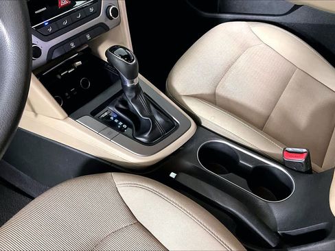 Used 2017 Hyundai Elantra SE image 15
