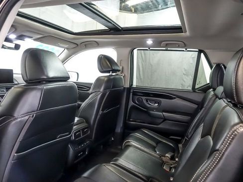 Used 2023 Honda Pilot Touring image 16
