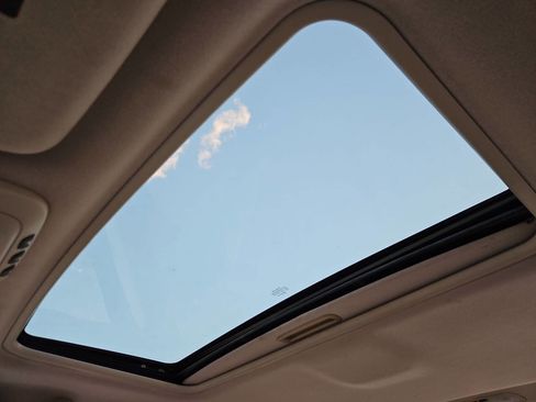 Used 2005 Volvo V70 2.5T image 19