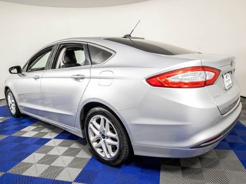 Used 2015 Ford Fusion SE w/ Equipment Group 202A FWD image 6