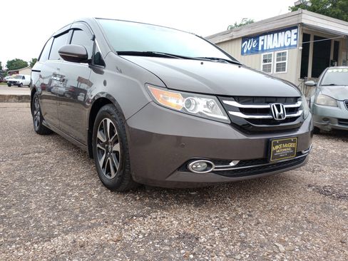 Used 2016 Honda Odyssey Touring Elite image 1