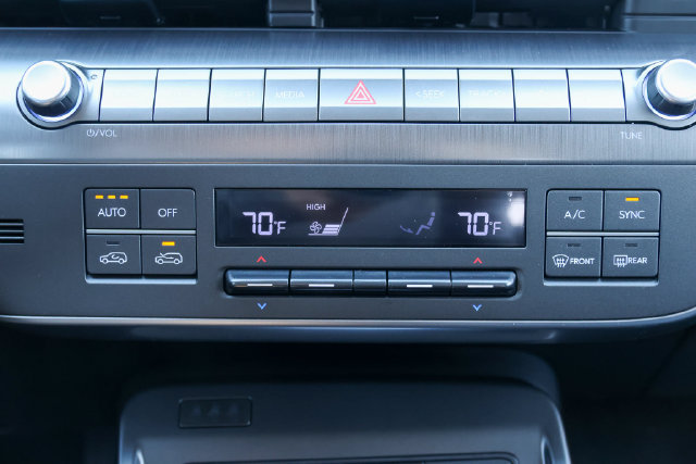 New 2027 Hyundai Kona SEL Premium FWD image 19