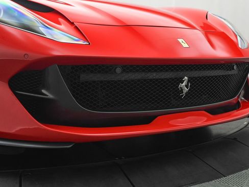 Used 2018 Ferrari 812 Superfast RWD image 31