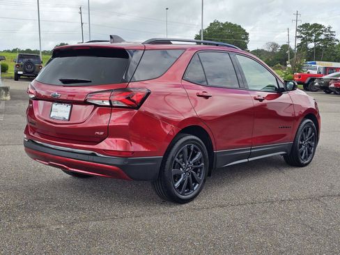 Used 2024 Chevrolet Equinox RS w/ LPO, Floor Liner Package FWD image 8