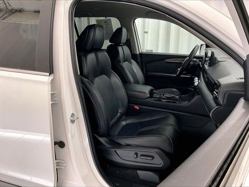 Used 2025 Honda Pilot EX-L image 11