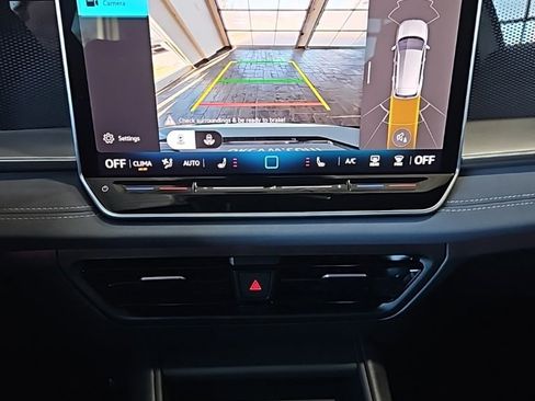 New 2026 Volkswagen Tiguan SE R-Line image 32