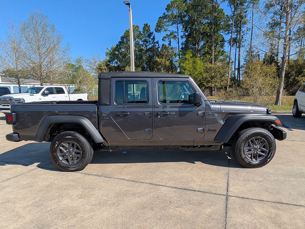 New 2026 Jeep Gladiator Sport AWD/4WD image 3