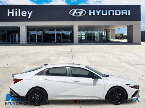 New 2026 Hyundai Elantra SEL Sport Premium FWD image 3