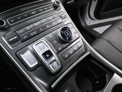 Used 2023 Hyundai Santa Fe Limited image 18