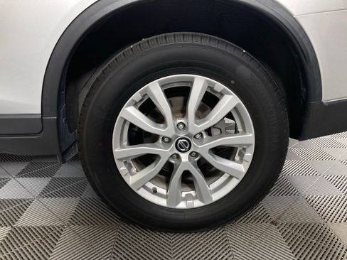 Used 2019 Nissan Rogue SV image 19