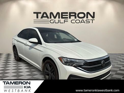 Used 2024 Volkswagen Jetta SE w/ Panoramic Sunroof Package FWD image 1