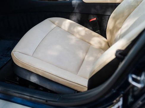 Used 2011 BMW Z4 sDrive35i image 65