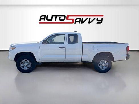 Used 2022 Toyota Tacoma SR image 4