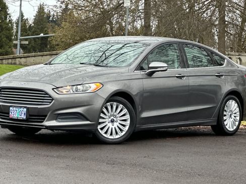 Used 2014 Ford Fusion SE image 1
