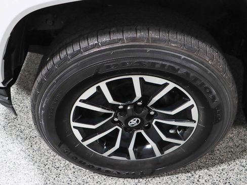 Used 2023 Toyota Tacoma TRD Sport image 11