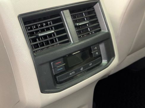 Used 2021 Volkswagen Atlas SEL R-Line image 20