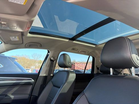 Used 2022 Volkswagen Atlas SEL R-Line image 20