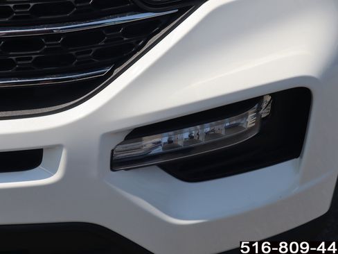 Used 2023 Ford Explorer XLT w/ Equipment Group 202A AWD/4WD image 11