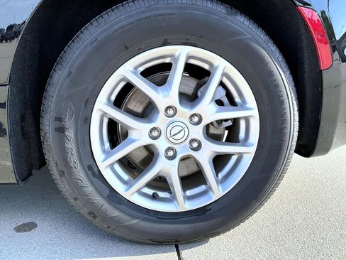 Used 2025 Chrysler Pacifica Select FWD image 24