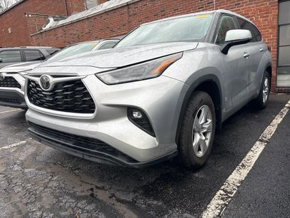 Used 2024 Toyota Highlander LE