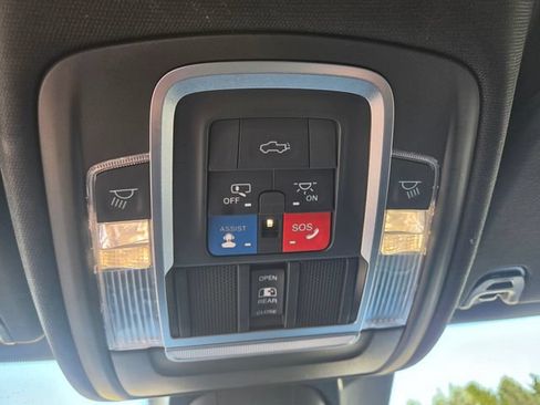 Used 2019 RAM 1500 Limited AWD/4WD image 10