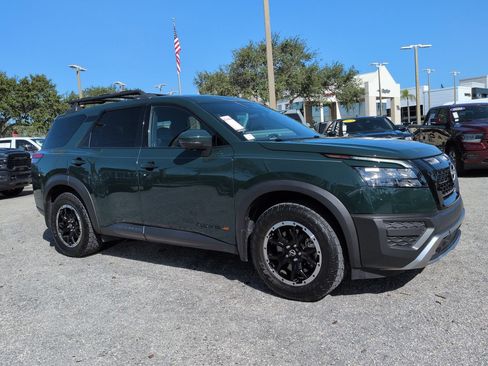 Used 2024 Nissan Pathfinder Rock Creek AWD/4WD image 2