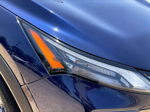 Used 2024 Nissan Rogue SV FWD image 28