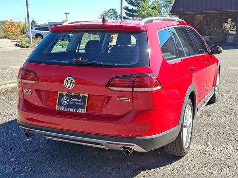 Certified 2019 Volkswagen Golf Alltrack S image 10