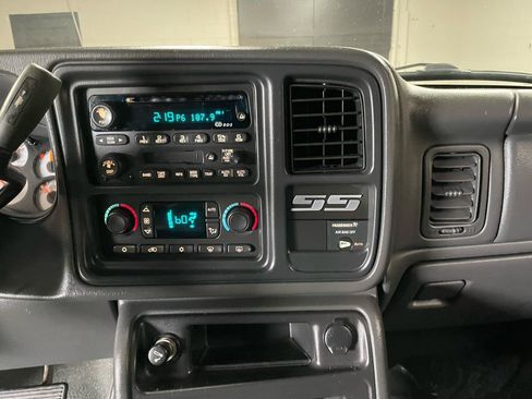 Used 2003 Chevrolet Silverado 1500 SS AWD/4WD image 27