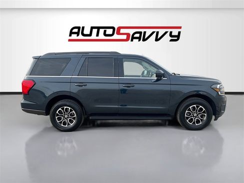 Used 2024 Ford Expedition XLT image 8