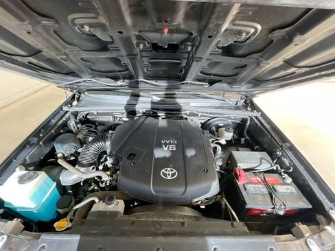 Used 2013 Toyota Tacoma 4x4 Access Cab V6 w/ TRD Sport Pkg image 24