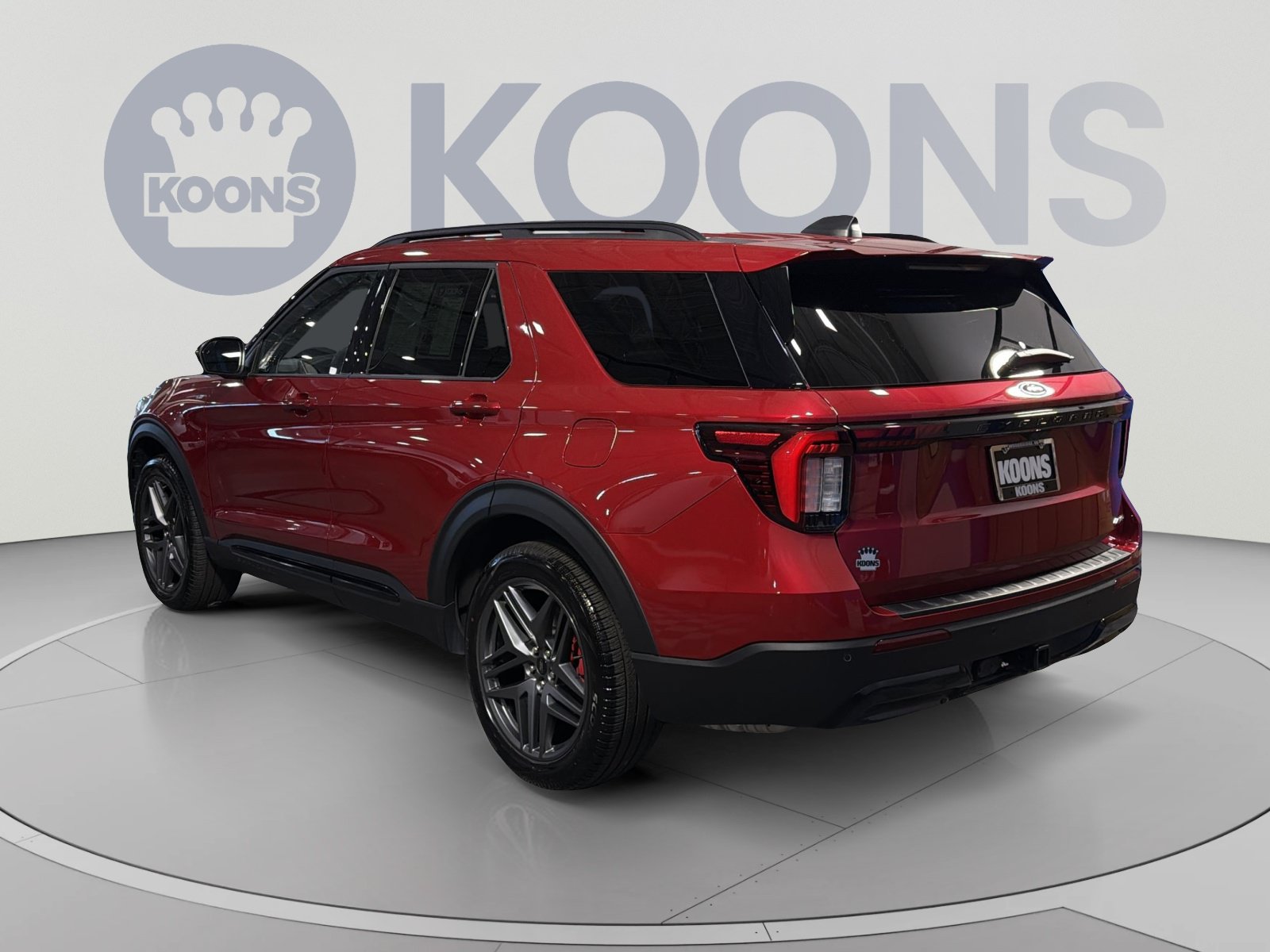 Used 2026 Ford Explorer ST-Line w/ ST-Line Street Pack AWD/4WD image 4