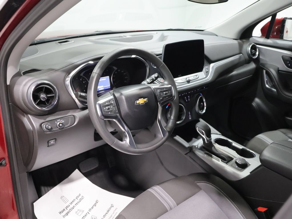 Used 2025 Chevrolet Blazer LT AWD/4WD image 14