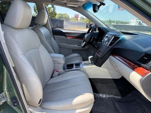 Used 2011 Subaru Outback 2.5i Limited AWD/4WD image 18