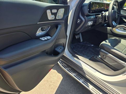 Used 2026 Mercedes-Benz GLS 450 4MATIC image 25