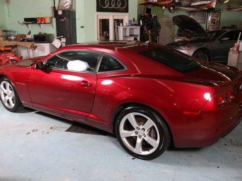 Used 2010 Chevrolet Camaro SS RWD image 24