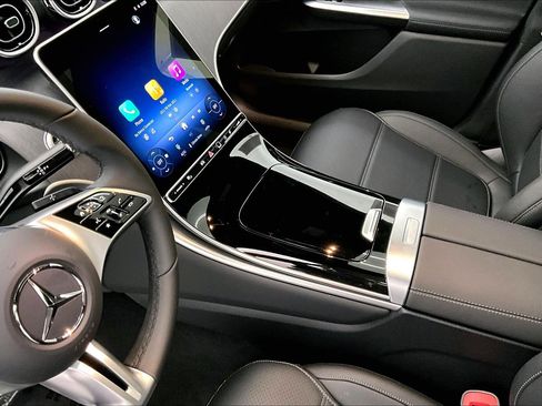 Used 2026 Mercedes-Benz GLC 300 image 15