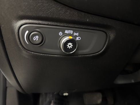 Used 2018 Chevrolet Equinox LT image 15